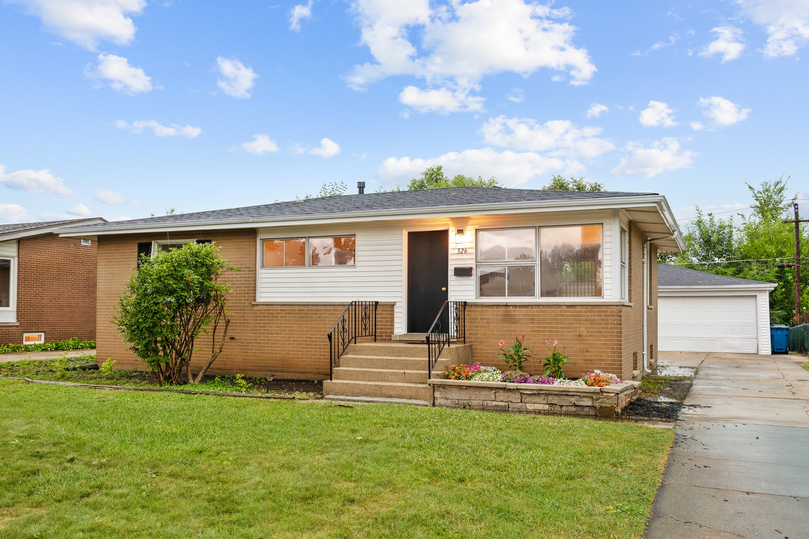 326 E Alden Drive