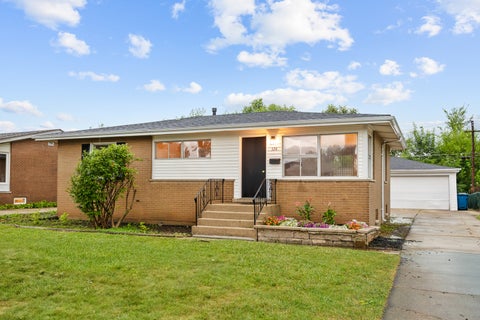 Tiny photo for 326 E Alden Drive, Addison, IL 60101 (MLS # 12717023)
