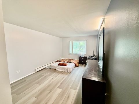 Tiny photo for 2443 E Brandenberry Court #2A, Arlington Heights, IL 60004 (MLS # 12424942)