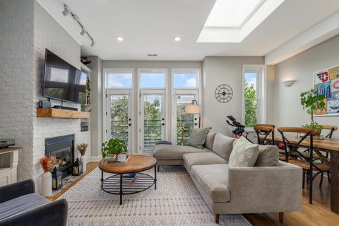 Tiny photo for 1942 N Francisco Avenue #3N, Chicago, IL 60647 (MLS # 12594311)