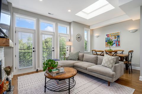 Tiny photo for 1942 N Francisco Avenue #3N, Chicago, IL 60647 (MLS # 12594311)