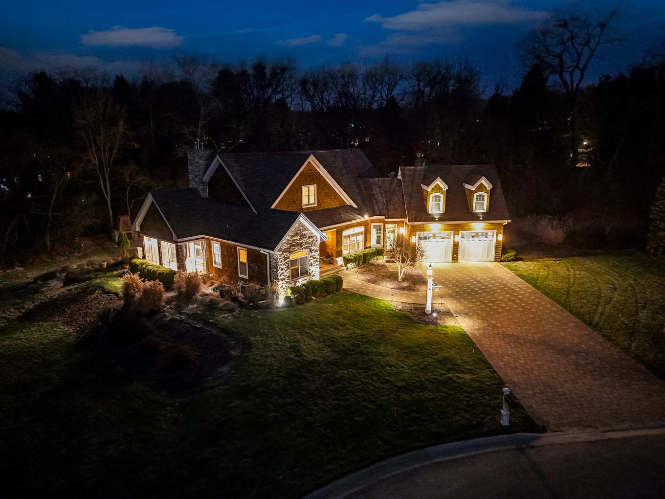 1121 Lawn Place