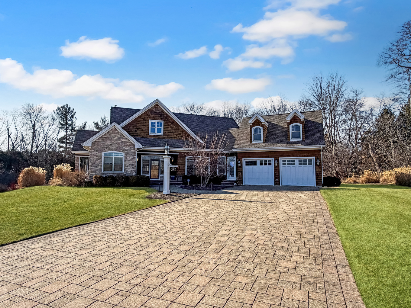 1121 Lawn Place