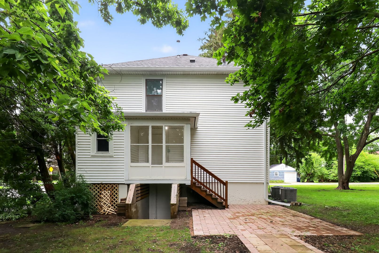 913 Sunset Court