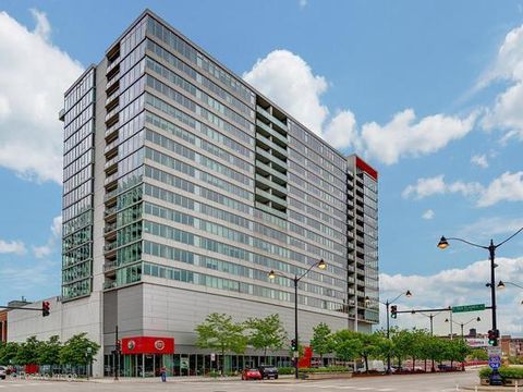 659 W RANDOLPH Street 902 Chicago IL 60661