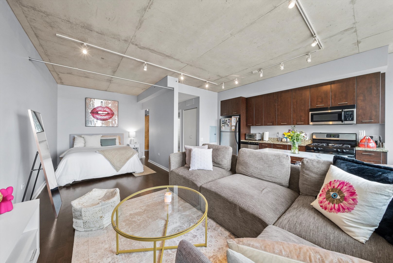 659 W RANDOLPH Street 902