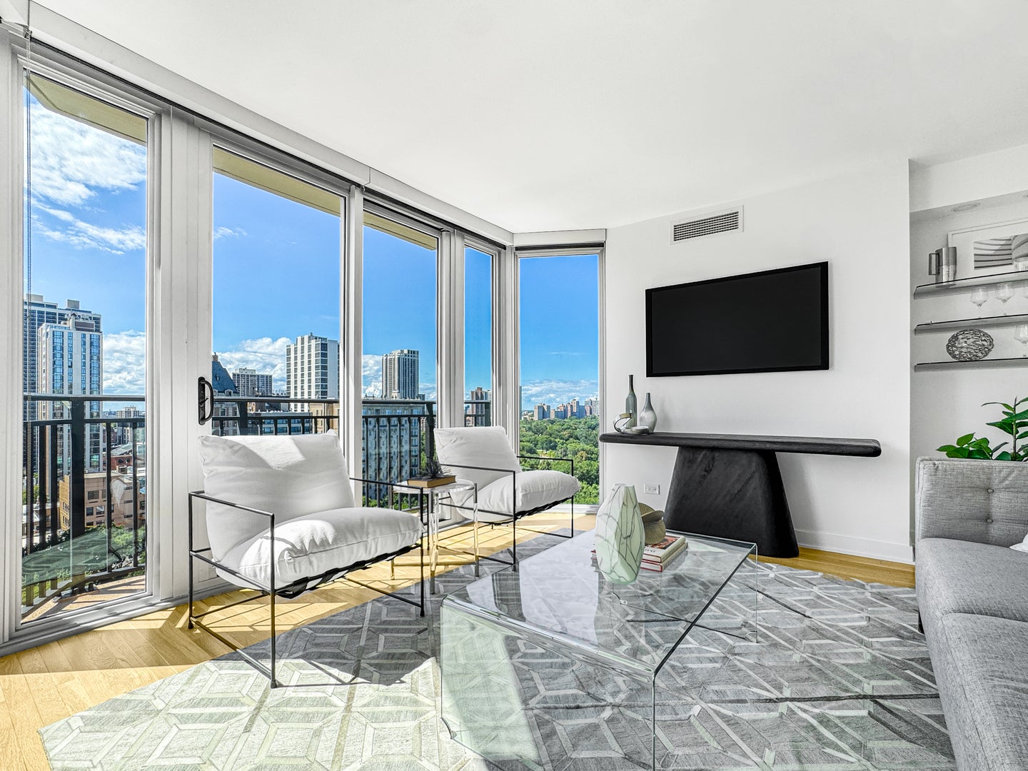 1515 N Astor Street 18B
