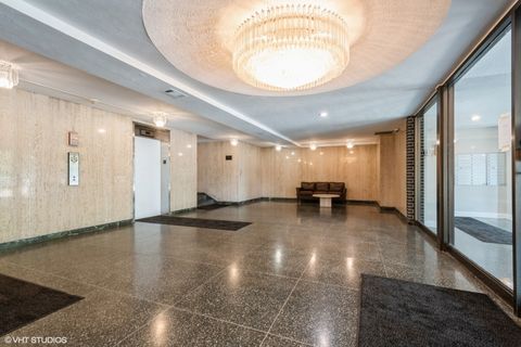 Tiny photo for 6800 N California Avenue #2I, Chicago, IL 60645 (MLS # 12433043)