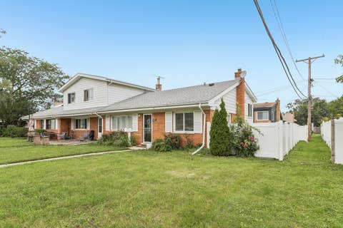 Photo of 9005 N Grace Avenue, Niles, IL 60714 (MLS # 12725034)