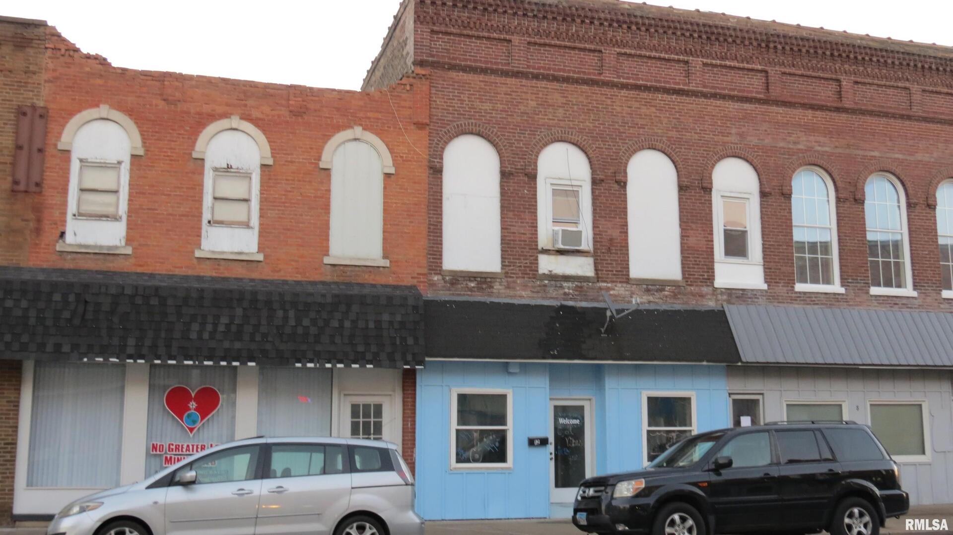 12 N DIVISION Street