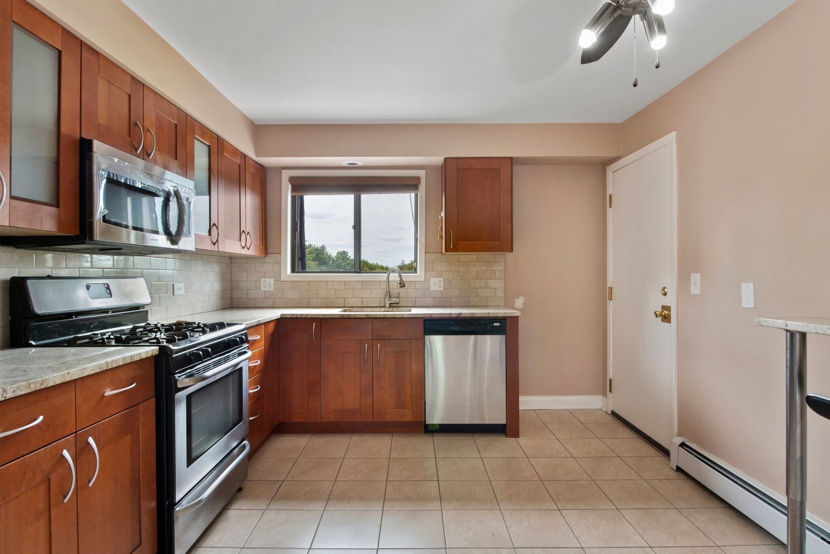 493 McHENRY Road 3B