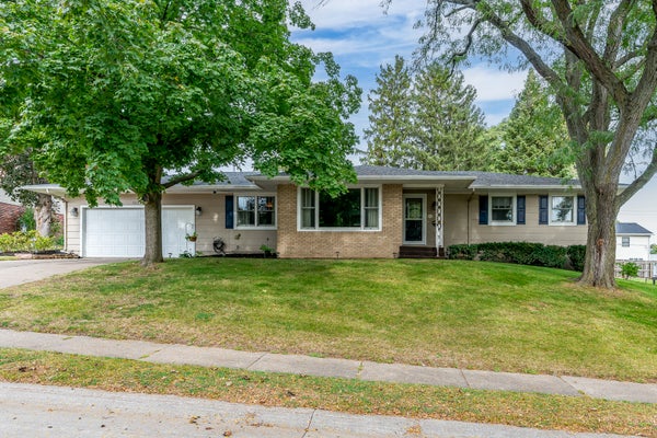 1324 HAYES CT, DAVENPORT, IA 52804 - Image 43bee5ebc74a704dec7863dfdf1a6363/2682219627