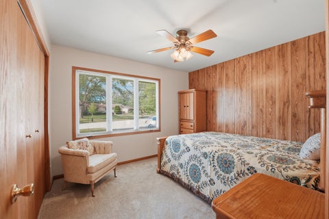 Tiny photo for 213 Edgeware Road, Elk Grove Village, IL 60007 (MLS # 12693035)