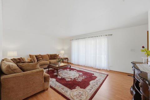 Tiny photo for 213 Edgeware Road, Elk Grove Village, IL 60007 (MLS # 12693035)
