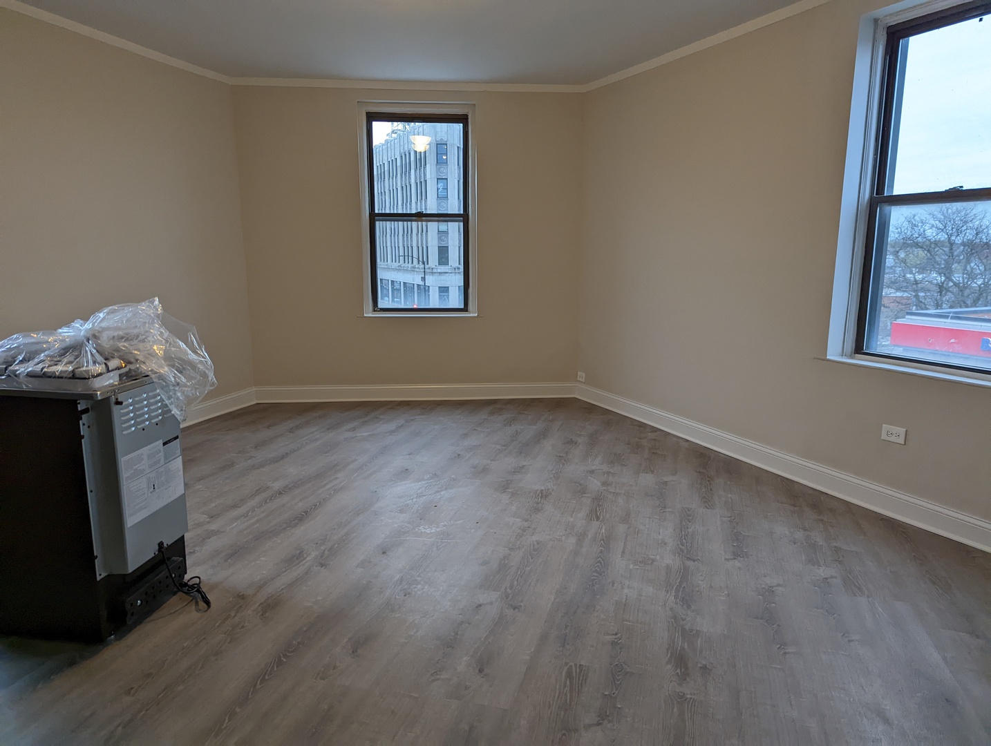 3335 W Diversey Avenue 301