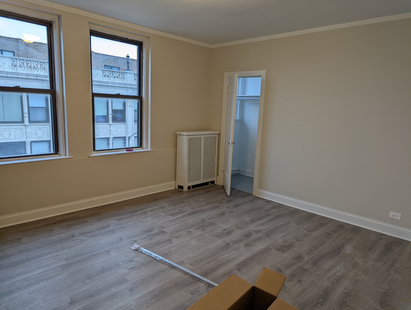 3335 W Diversey Avenue 301