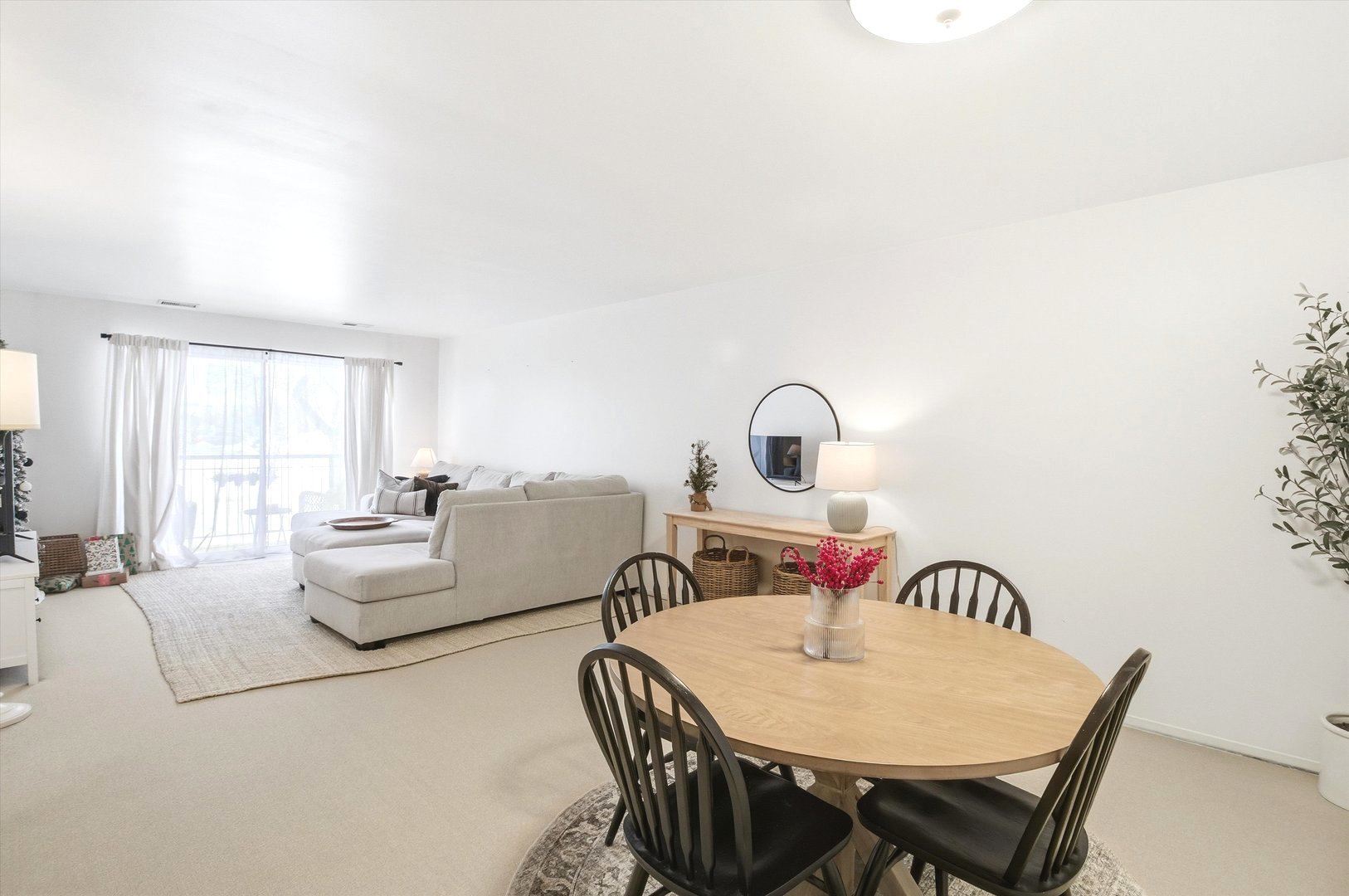 8640 Waukegan Road 123