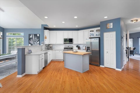 Tiny photo for 804 S SPARKLE Court, Oswego, IL 60543 (MLS # 12719947)