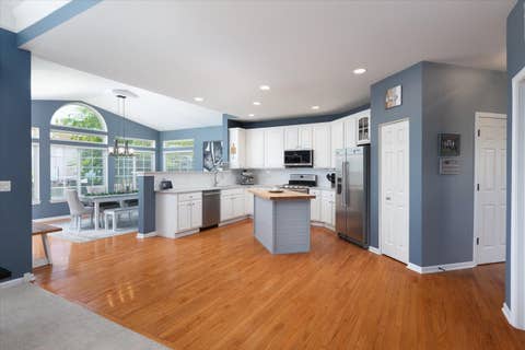 Tiny photo for 804 S SPARKLE Court, Oswego, IL 60543 (MLS # 12719947)