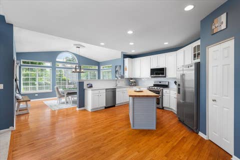 Tiny photo for 804 S SPARKLE Court, Oswego, IL 60543 (MLS # 12719947)