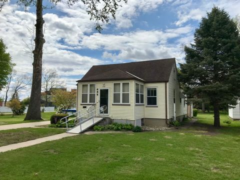 Photo of 454 E Lincoln Street, Princeton, IL 61356 (MLS # 12600114)