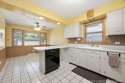 Tiny photo for 439 N Harvard Avenue, Villa Park, IL 60181 (MLS # 12498344)