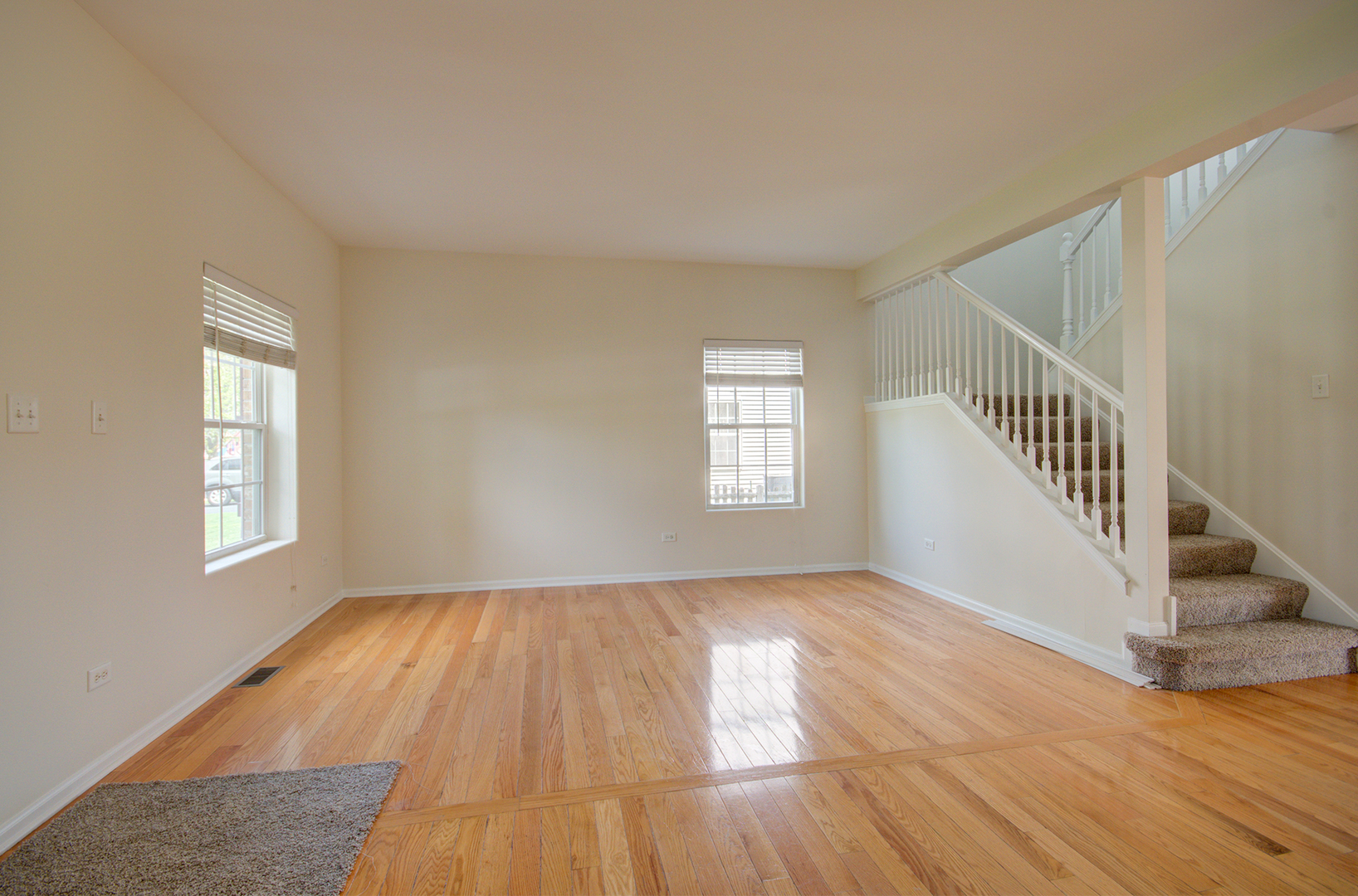 1120 Redwood Lane