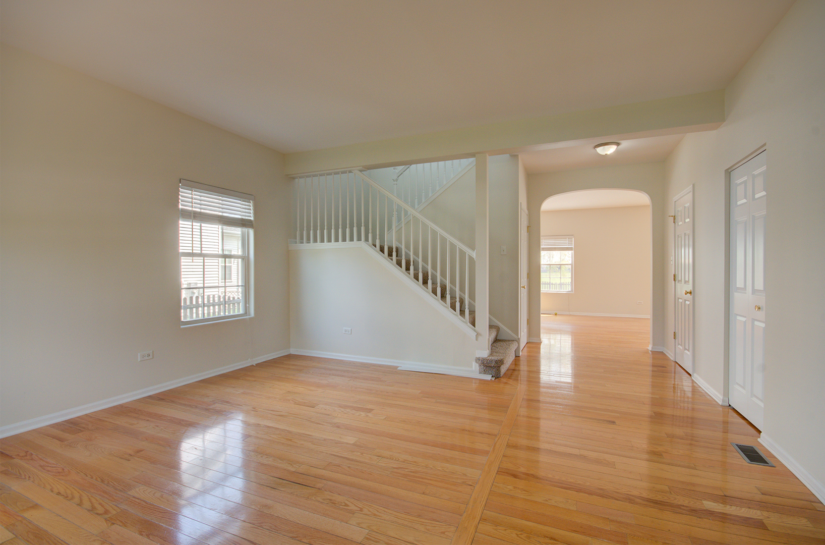 1120 Redwood Lane