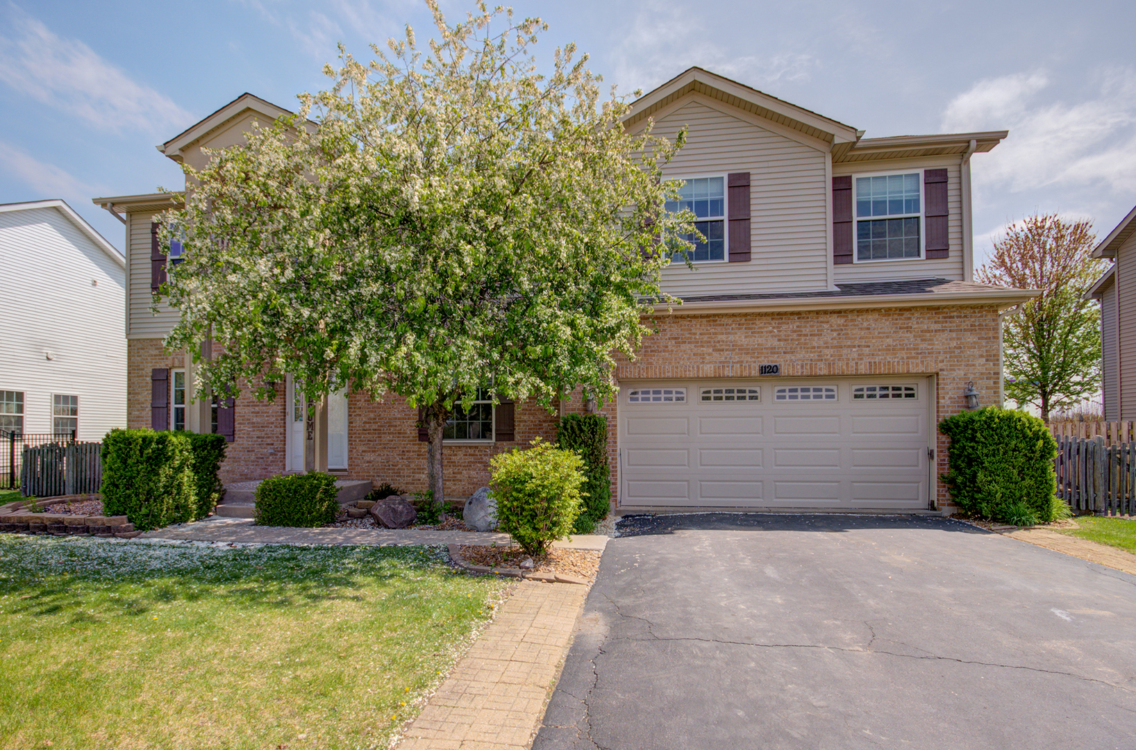 1120 Redwood Lane
