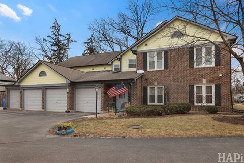 Photo of 183 Grove Avenue #B, Des Plaines, IL 60016 (MLS # 12581106)