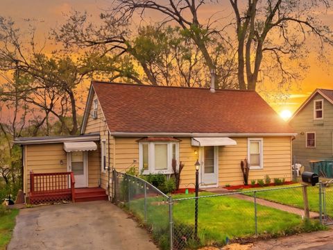 Tiny photo for 32 Arlington Lane, Fox Lake, IL 60020 (MLS # 12613127)