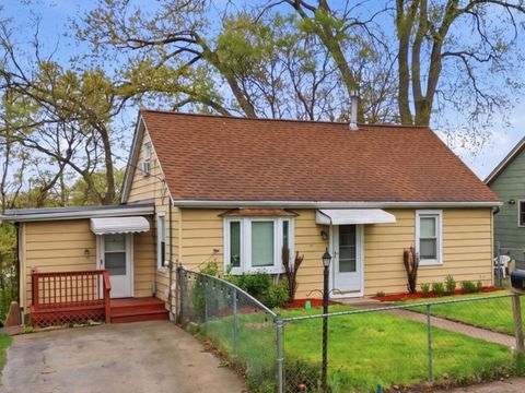 Photo of 32 Arlington Lane, Fox Lake, IL 60020 (MLS # 12613127)