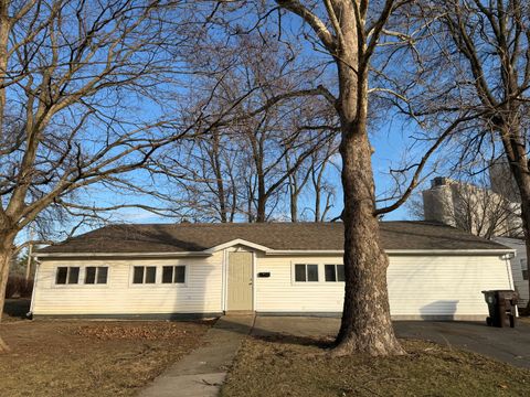 Tiny photo for 820 N Plum Street, Farmer City, IL 61842 (MLS # 12536001)