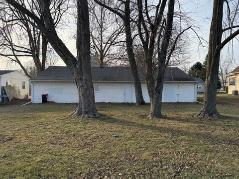Tiny photo for 820 N Plum Street, Farmer City, IL 61842 (MLS # 12536001)