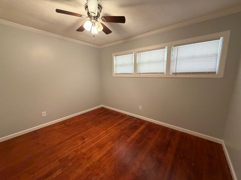 Tiny photo for 820 N Plum Street, Farmer City, IL 61842 (MLS # 12536001)