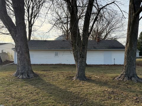 Tiny photo for 820 N Plum Street, Farmer City, IL 61842 (MLS # 12536001)