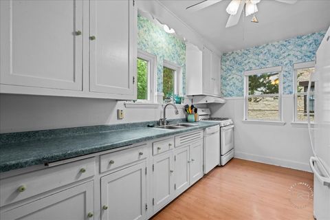 Tiny photo for 728 Hardin Avenue, Aurora, IL 60506 (MLS # 12635230)
