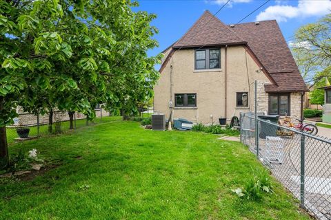 Tiny photo for 728 Hardin Avenue, Aurora, IL 60506 (MLS # 12635230)