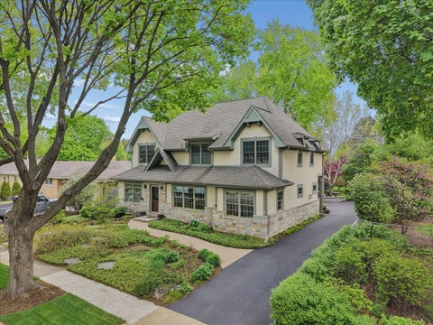 Tiny photo for 512 Oak Street, Libertyville, IL 60048 (MLS # 12791325)