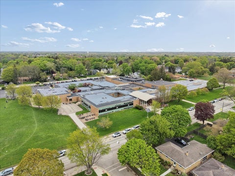 Tiny photo for 512 Oak Street, Libertyville, IL 60048 (MLS # 12791325)