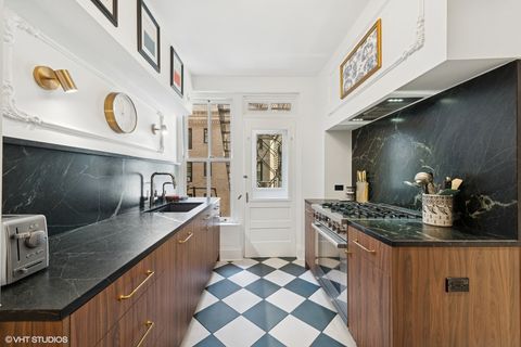 Tiny photo for 3100 N Sheridan Road #11D, Chicago, IL 60657 (MLS # 12439080)