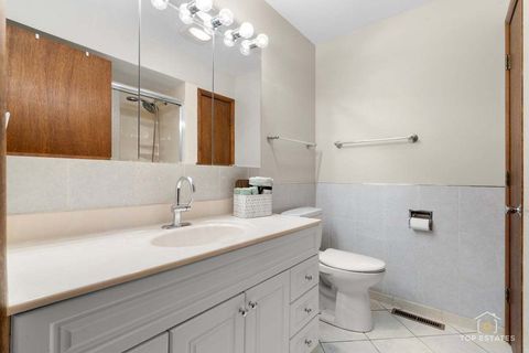 Tiny photo for 1018 S Beechwood Drive, Mount Prospect, IL 60056 (MLS # 12531099)