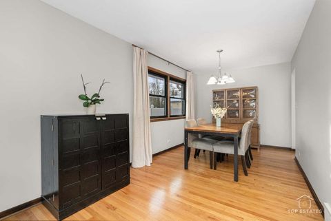 Tiny photo for 1018 S Beechwood Drive, Mount Prospect, IL 60056 (MLS # 12531099)