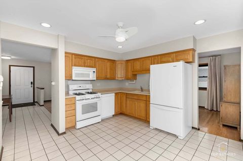 Tiny photo for 1018 S Beechwood Drive, Mount Prospect, IL 60056 (MLS # 12531099)