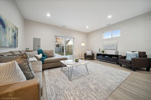Tiny photo for 530 E 44TH Place, Chicago, IL 60653 (MLS # 12467170)
