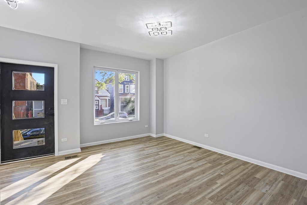 424 N Lawler Avenue
