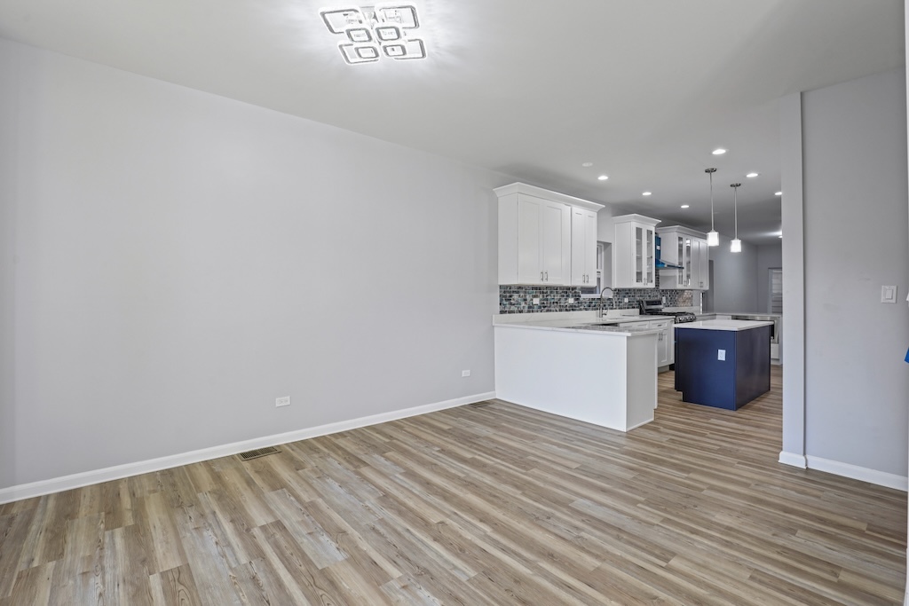 424 N Lawler Avenue