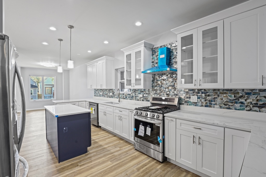 424 N Lawler Avenue