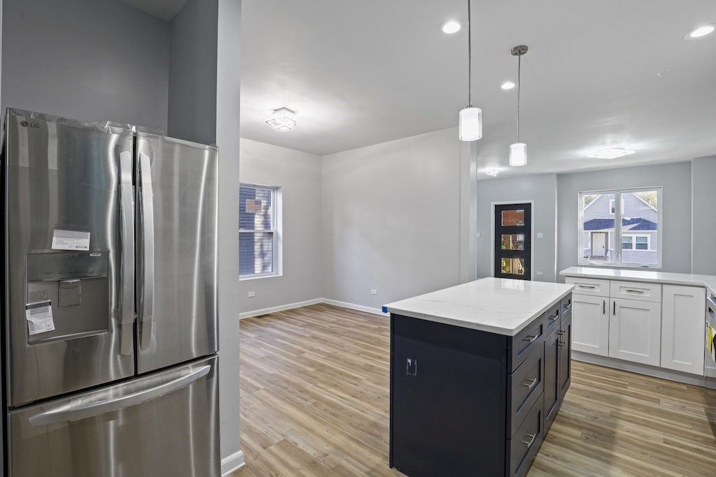 424 N Lawler Avenue