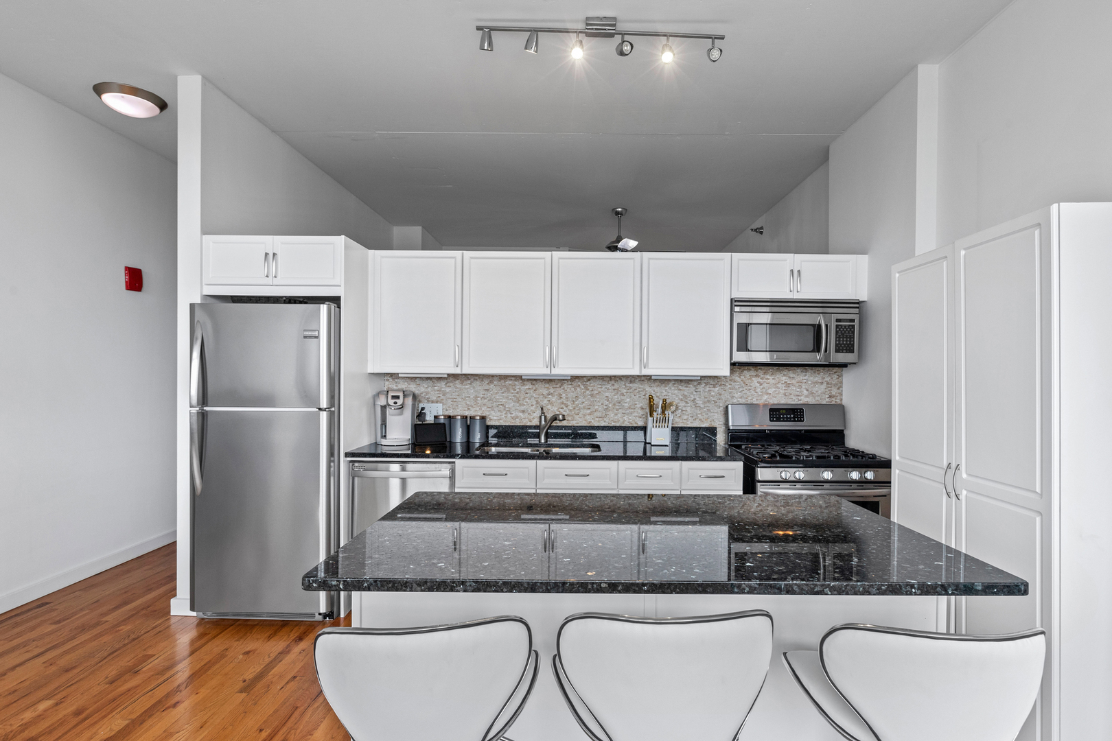 1720 S Michigan Avenue 914